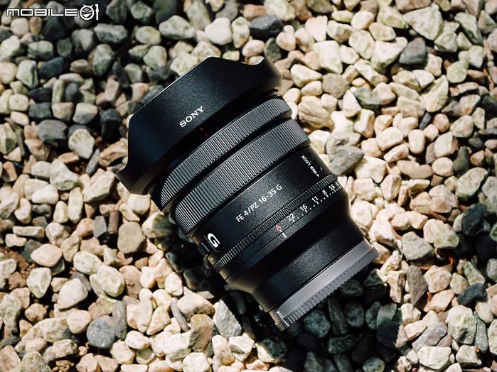 Reviews The New SELP1635G Is the World's Lightest Full-Frame F4 